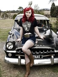 GORGEOUS ROCABILLY TWEAK UP CHICKS