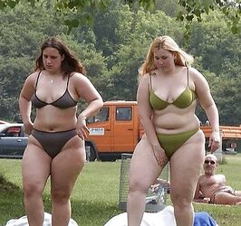 Femmes with immense Hips