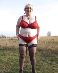 Granny PLUMPER Bare
