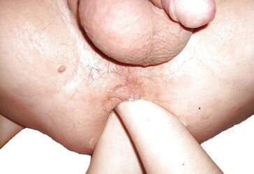 F to M going knuckle deep2