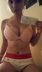 Sexting a Fantastic dame with a strange nose ring