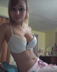 Sexting a Fantastic dame with a strange nose ring