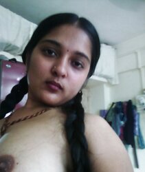 INDIAN WARM WOMEN-MANGLA BHABHI