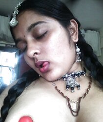 INDIAN WARM WOMEN-MANGLA BHABHI