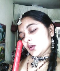INDIAN WARM WOMEN-MANGLA BHABHI