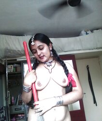 INDIAN WARM WOMEN-MANGLA BHABHI
