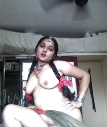 INDIAN WARM WOMEN-MANGLA BHABHI