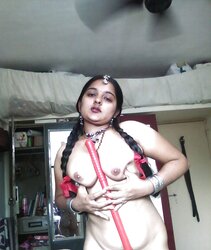 INDIAN WARM WOMEN-MANGLA BHABHI