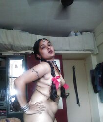 INDIAN WARM WOMEN-MANGLA BHABHI