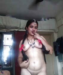 INDIAN WARM WOMEN-MANGLA BHABHI