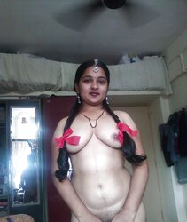 INDIAN WARM WOMEN-MANGLA BHABHI