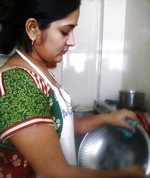 INDIAN WARM WOMEN-MANGLA BHABHI
