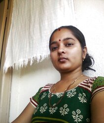INDIAN WARM WOMEN-MANGLA BHABHI