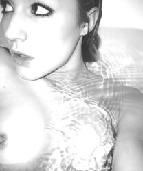 Youthful biotch selfshot photos