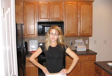 Blondie nerd boink