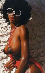 Retro Dark-Hued Porn Goddess Camella Donner
