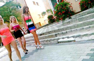 Upskirts-Stunners