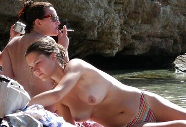 Super-Sexy fledgling beach chick