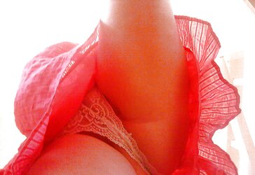 Taunting UPSKIRTS
