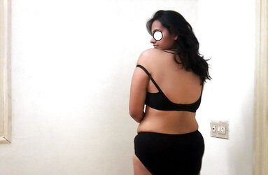 Indian inexperienced Mature let you take some photos for 20$