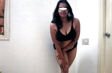 Indian inexperienced Mature let you take some photos for 20$