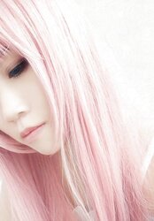 Pinkish haired femmes