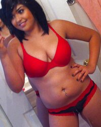 PLUMPER DESI DOLL SHOWCASES HER FIGURE PT
