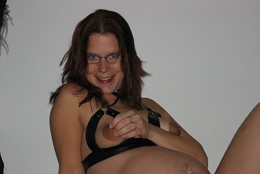 Pregnant marionette Petra Pt