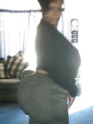 Hefty Arse Mom