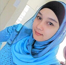 Lil' Hijab Hottie