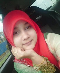 Lil' Hijab Hottie
