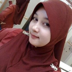 Lil' Hijab Hottie