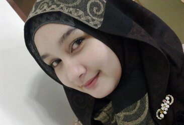 Lil' Hijab Hottie