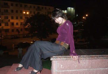 Fledgling posing on the street
