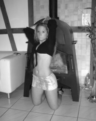 Pretty Killer Blond Fledgling Teeny Breezy