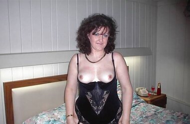 Mature UK bi-atch