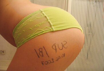 Grind gal in scorching undies