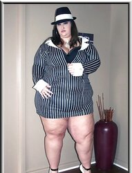 PLUMPER queen
