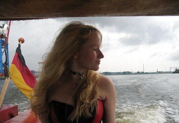 MY BELOVED DAME.....SHIPPING IN HAMBURG
