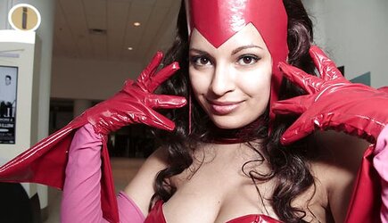 Damsels Of Comic Con