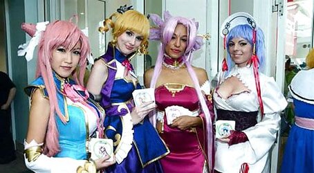 Damsels Of Comic Con