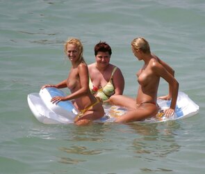 Wonderful Beach Matures and Grannies by Voyeur TROC