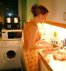 Bare inexperienced cooks in the kitchen,By Blondelover