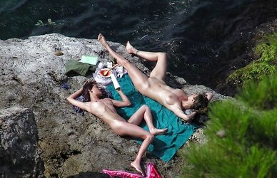 Naturist Beach Teenagers