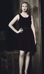 Molly Quinn - Crimson Headed Taunt