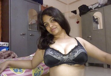 Bangladesi Wifey Nasrin-individual Homemade HD picture by spouse