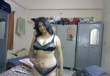 Bangladesi Wifey Nasrin-individual Homemade HD picture by spouse