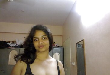 Bangladesi Wifey Nasrin-individual Homemade HD picture by spouse