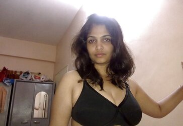 Bangladesi Wifey Nasrin-individual Homemade HD picture by spouse