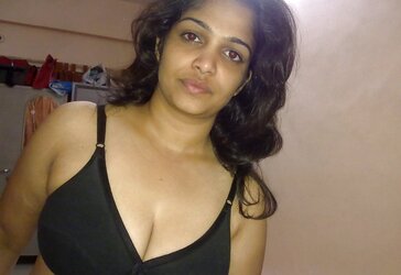 Bangladesi Wifey Nasrin-individual Homemade HD picture by spouse